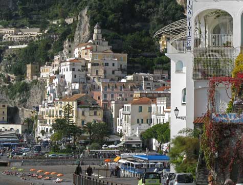Maps of Amalfi Italy and Region